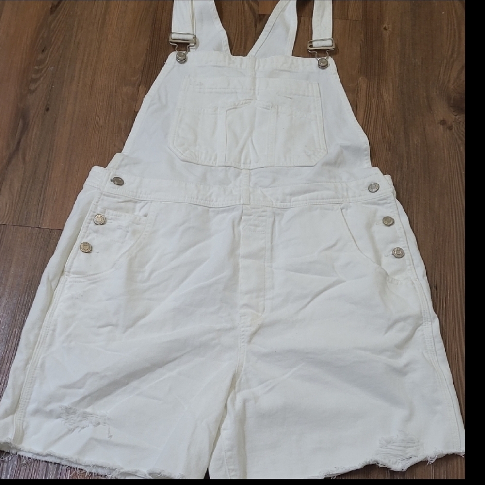 GAP Classic White Overalls New no tag. for women zise m perfect for spring